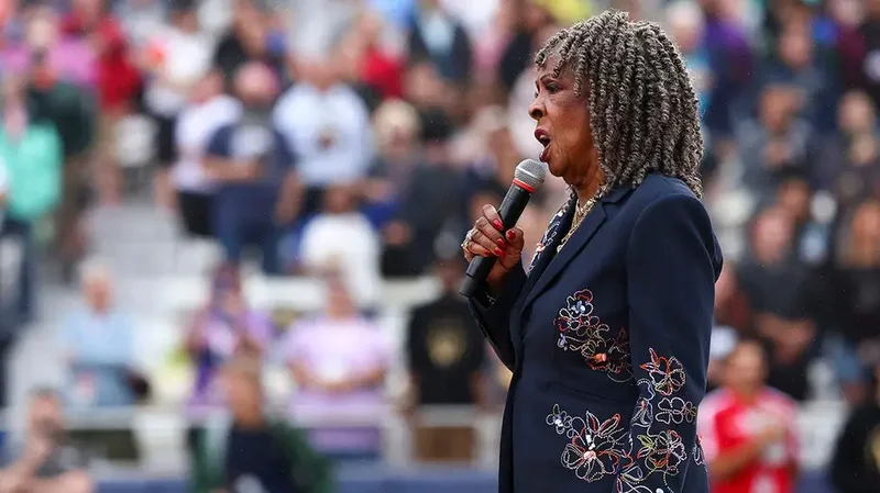 Women's Pro Baseball League gets started with brutal national anthem rendition