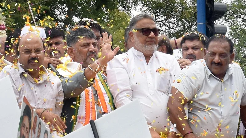 Cauvery row: Karnataka CM urges protesters not to obstruct flow of water in Kabini river amid flood alert