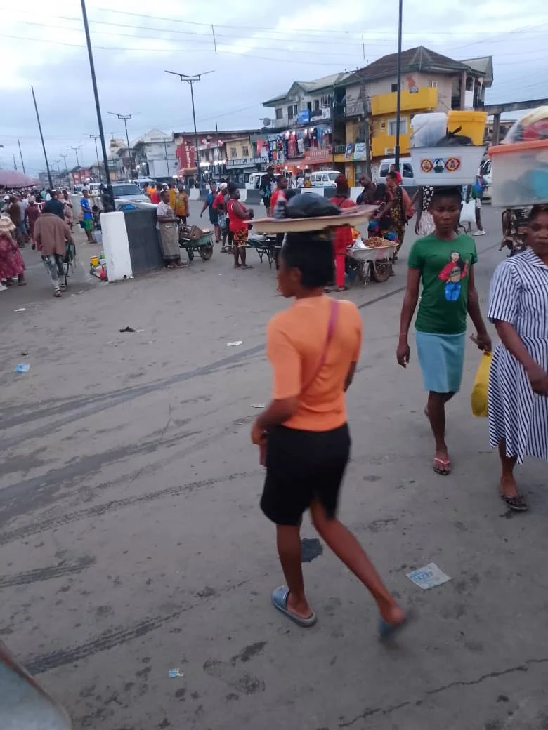 Imo govt bans street trading, illegal parks on major roads