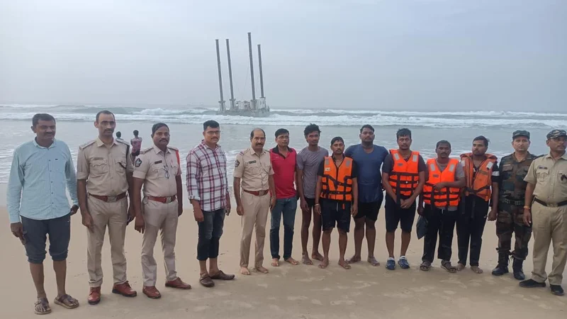 A.P. Marine Police, fishermen rescue four geotechnical experts stranded off Anakapalli