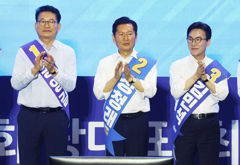 Ex-PM leads in DPK leadership race amid falling approval rating for president