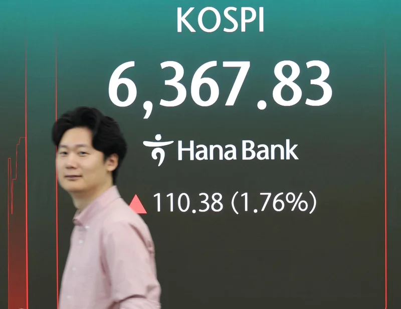 Seoul shares open higher on US gains, bargain hunting