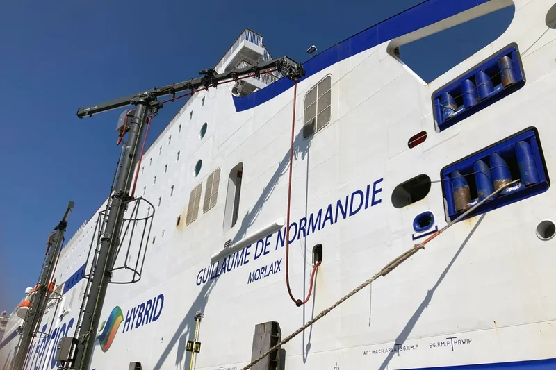 First Brittany Ferries ship uses plug-in electricity before sailing from Portsmouth