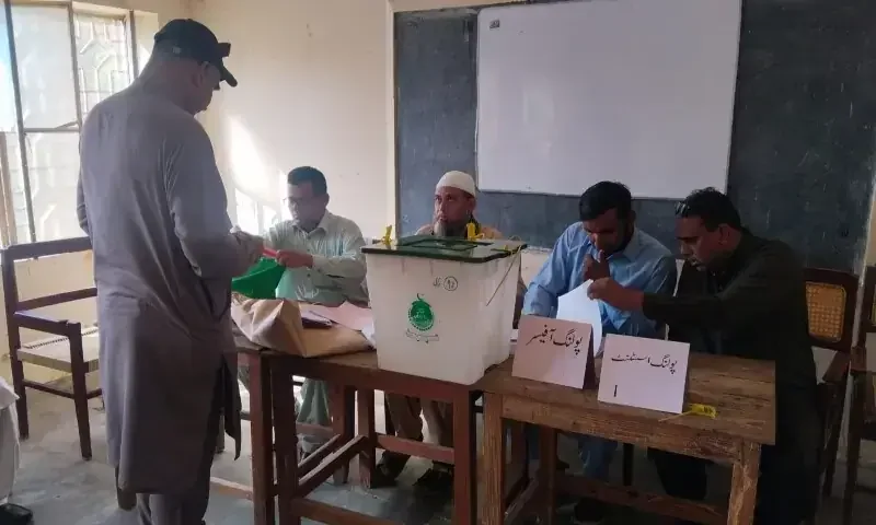 PML-N, PPP leaders resume talks to ease tensions over AJK polls