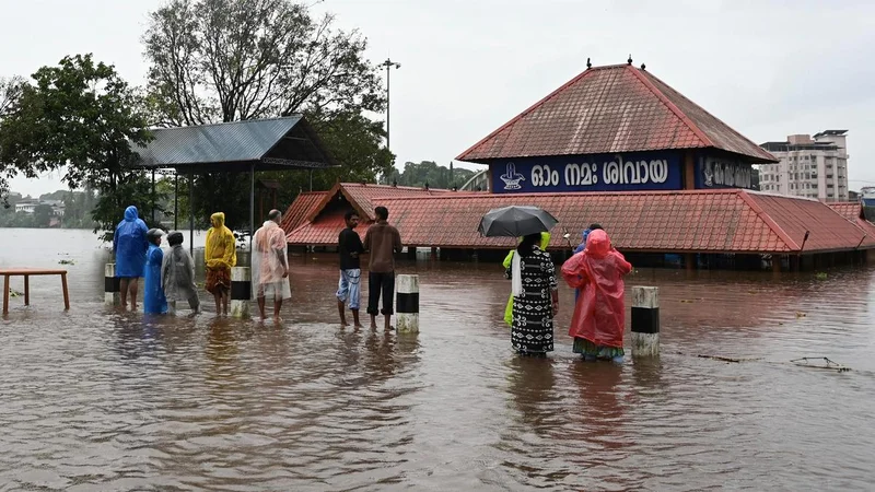 Morning Digest: Eight killed as extremely heavy rain batters Kerala; magnificent seven as Indian boxers put on a show at CWG, and more