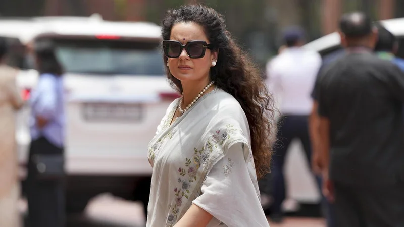 I want to become an awakened Hindu: Kangana Ranaut