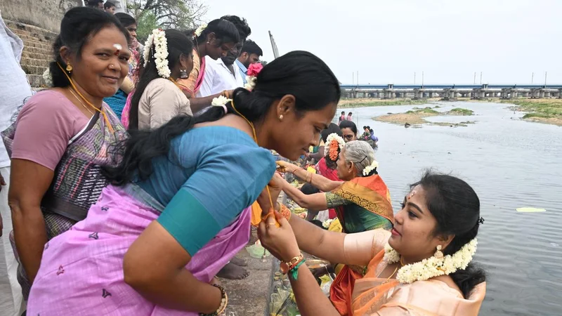 Poor flow in the Cauvery dampens spirit of Aadi Perukku festival