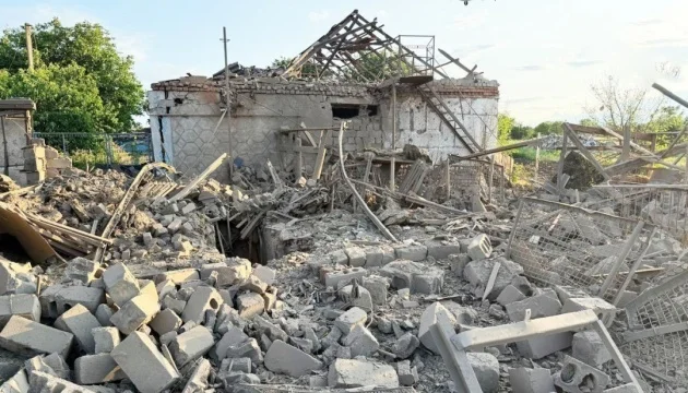 Invaders shell Dnipropetrovsk region more than 10 times since evening, damaging administrative building