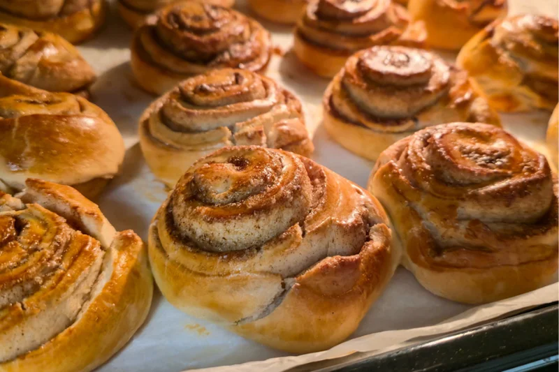 Viral Las Vegas mom forced to halt at-home cinnamon roll business after county citation