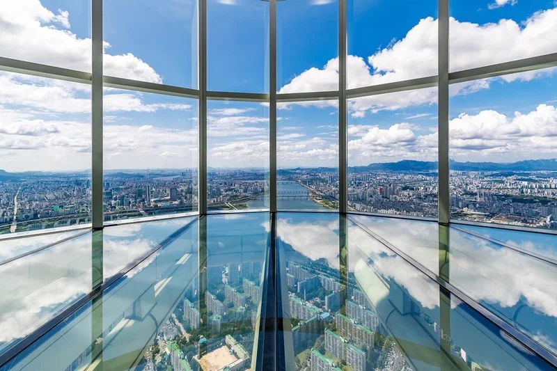 Record heat drives sales up 35% for Lotte Hotel World's theme park staycation packages