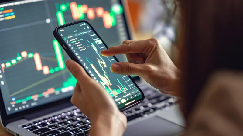 Stock markets decline dragged by banks, elevated crude oil prices