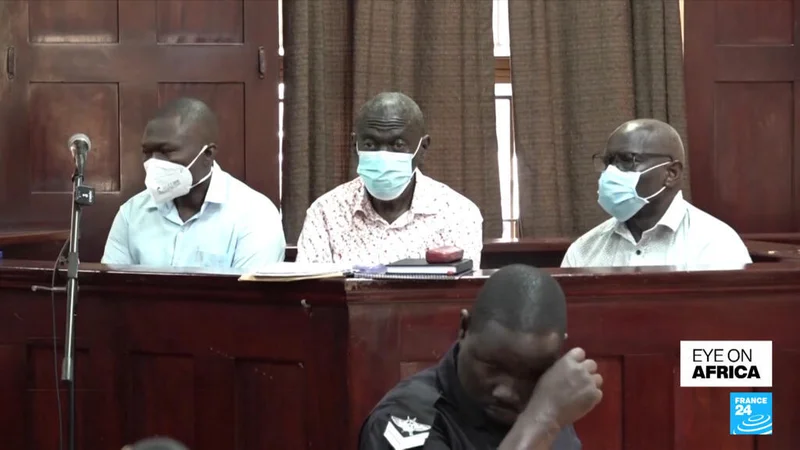 Ugandan opposition leader Kizza Besigye rushed to hospital after court collapse