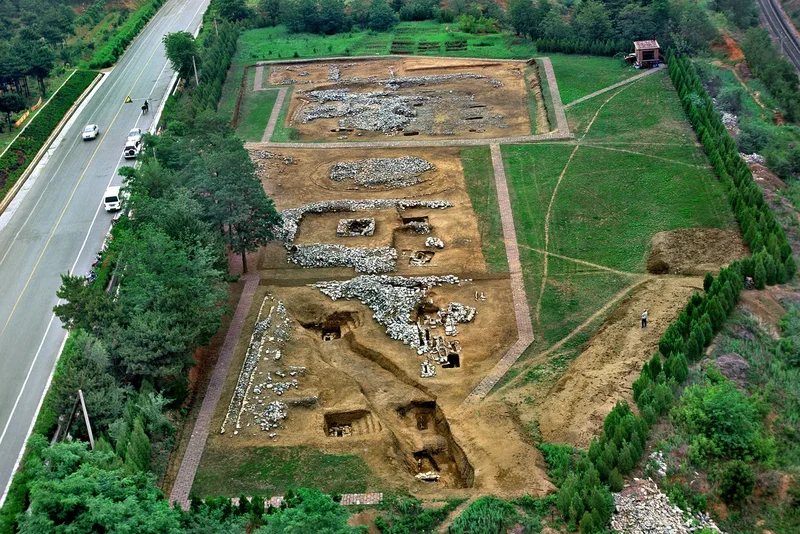 Scholars discuss study of prehistoric cultures