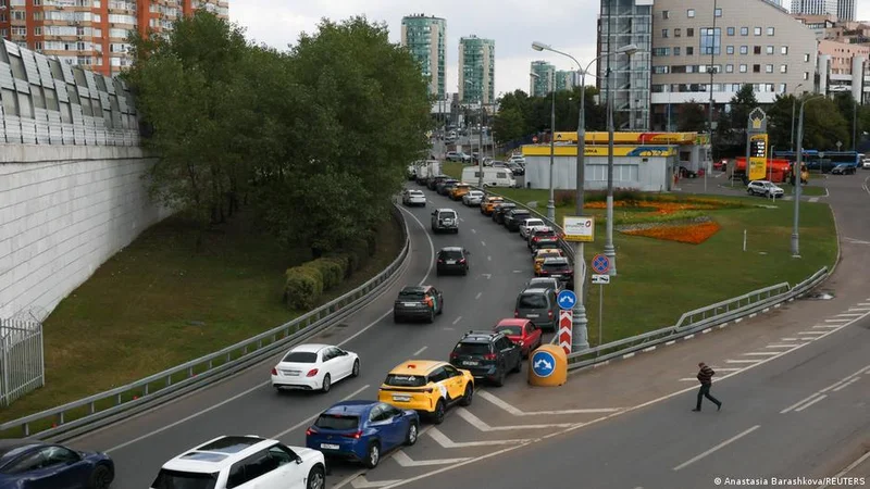 Could Russia's growing fuel crisis help end the Ukraine war?