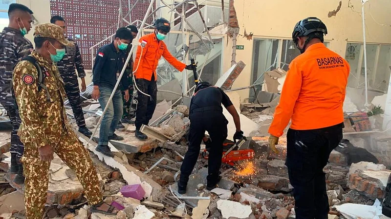 Magnitude 7.7 earthquake strikes off Indonesia’s coast, killing at least 20