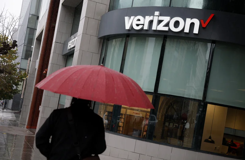 Verizon mobile service down for thousands of customers in the U.S., Downdetector shows