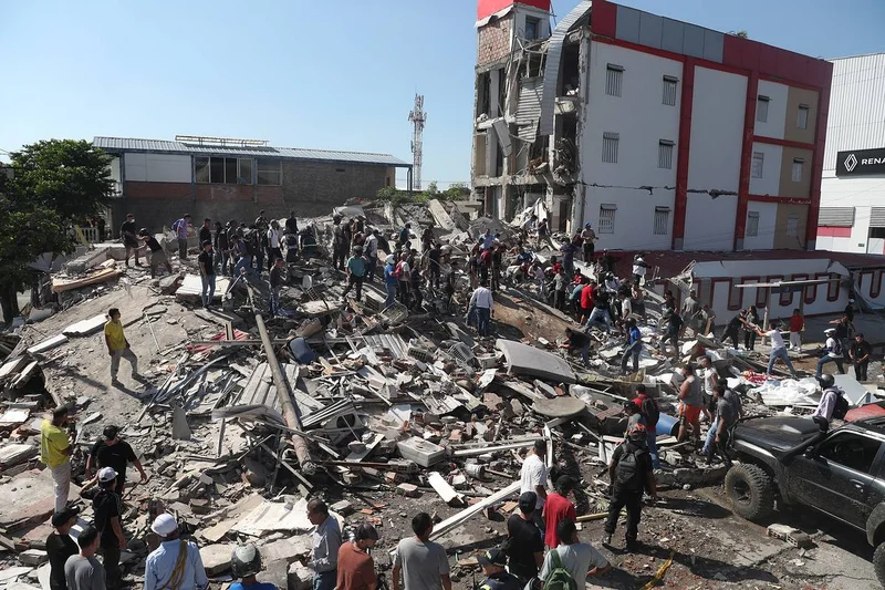 IN BRIEF: Colombian earthquake: casualties and damage