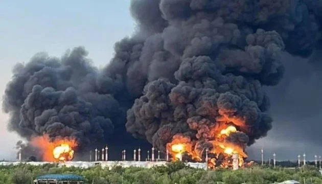 Drones strike another oil refinery and Wildberries logistics complex in Russia