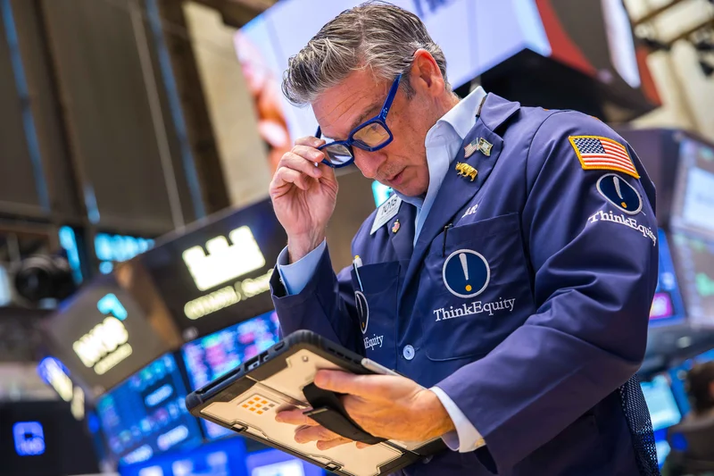 Contrarian vs. the crowd: One trader made a massive bet against chip stocks