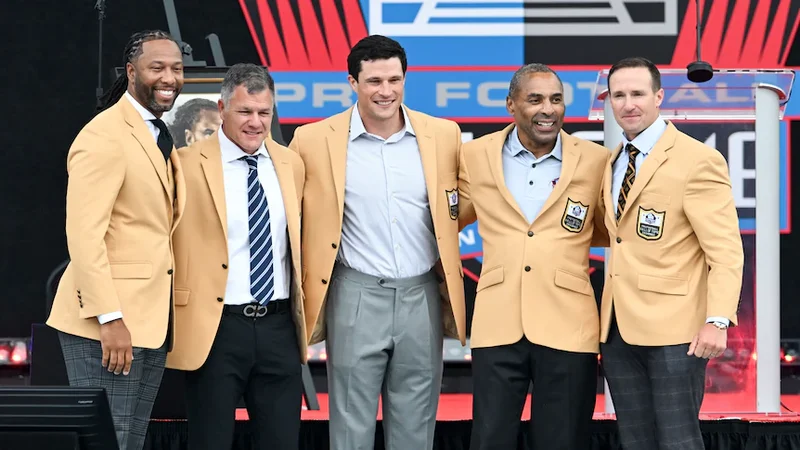 NFL star uses Hall of Fame speech to announce he has dementia