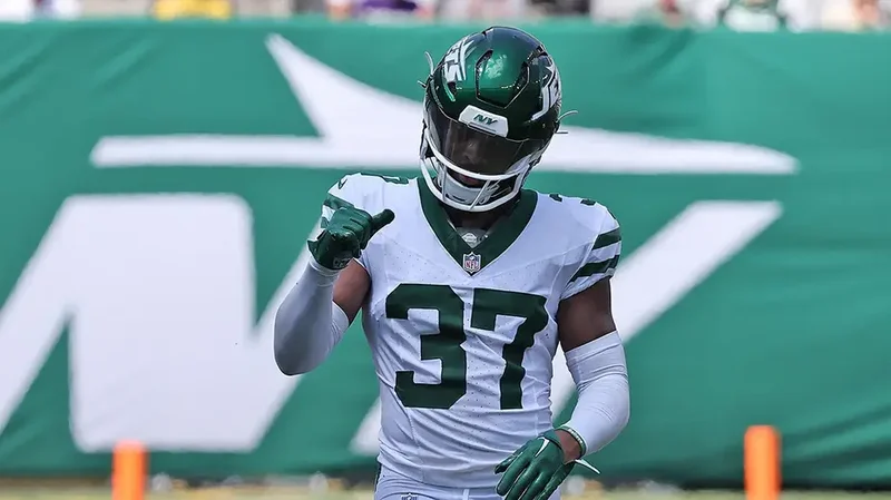 Jets player taken off field in ambulance during training camp joint practice with Buccaneers