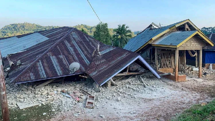 Death toll rises to 2 after M7.7 quake off Indonesia's Flores Island