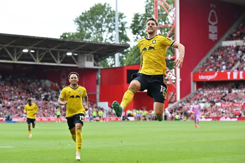 Anton Stach leaves it late to fire Leeds to rare victory at Nottingham Forest