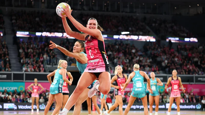 Pay war on ice as Australia's netball stars sign truce