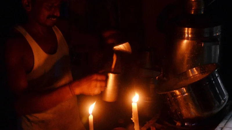 Recurring power outages, delayed repairs trouble Tiruchi residents; officials blame windy weather