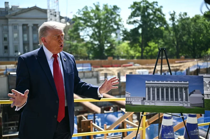 Trump in ‘denial’ and obsessing over pet renovation projects and not America’s issues, insiders say