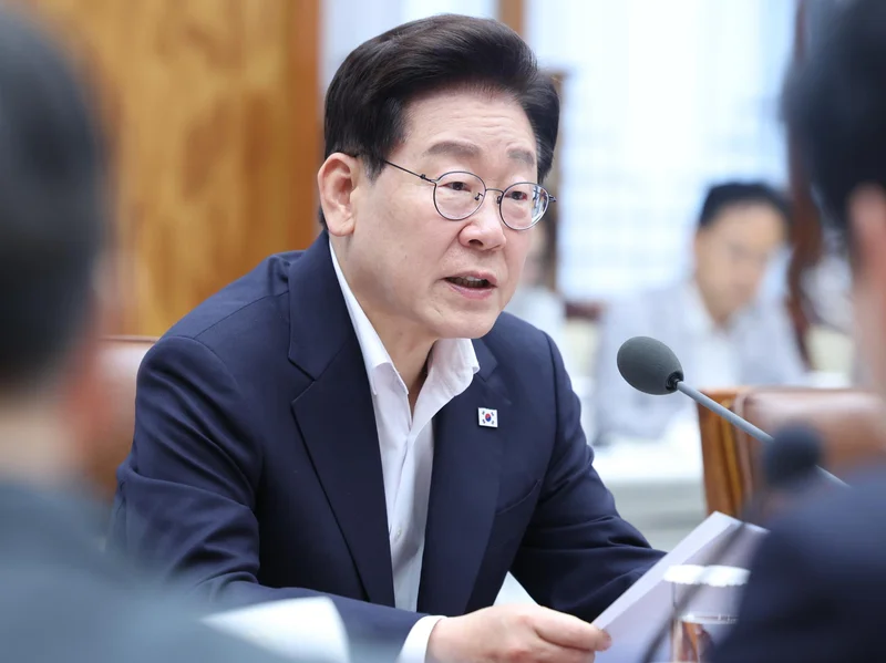 Lee urges earliest possible implementation of AI-related investment projects