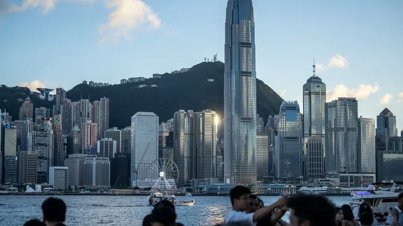 Hong Kong to list first Shanghai free-trade zone bond to defend yuan hub status