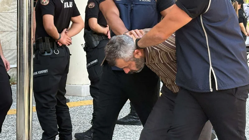 Sister accused of aiding FETÖ assassin nabbed in Türkiye