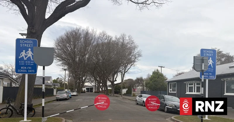 Schools close roads to make drop-offs safer: 'It felt very chaotic'