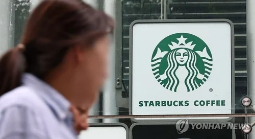 (LEAD) Police raid Starbucks Korea over controversial promotional event