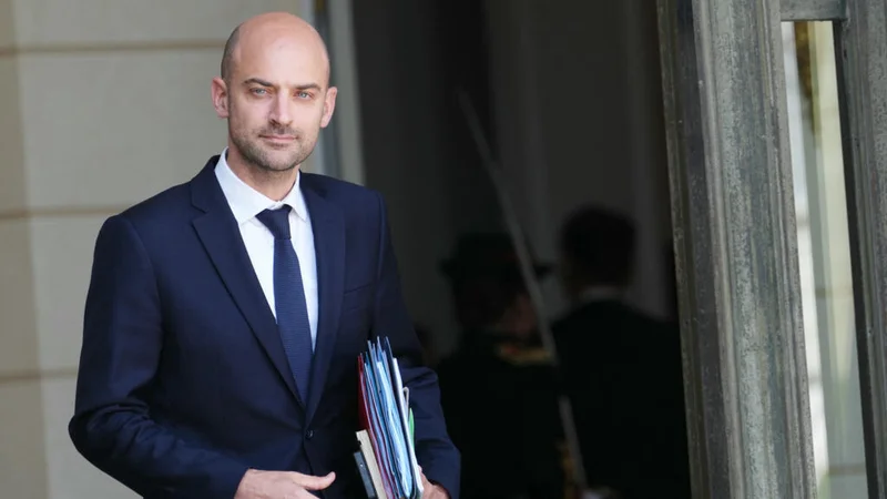 France to expel two Iranian diplomats as arrests row heightens