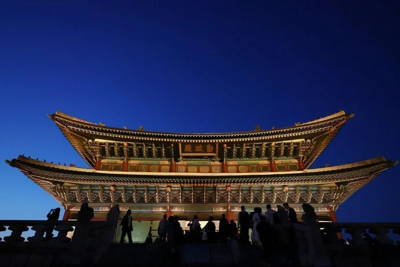 Gyeongbok Palace opens for autumn night tours starting Sept. 2