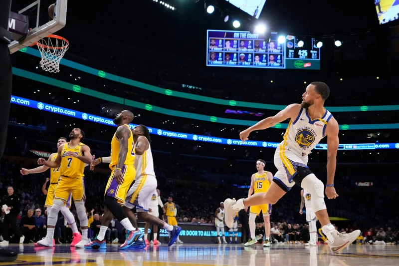 Golden State general manager Mike Dunleavy optimistic Stephen Curry will finish career with Warriors