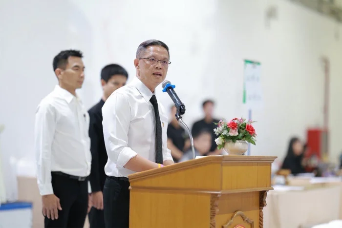Ex-department chief faces six charges in recruitment exam fraud probe