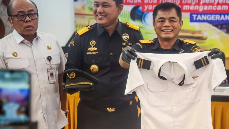 Malaysian police investigate how pilot smuggled drugs past 4 layers of airport checks