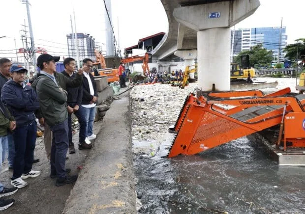 Dizon declares ‘garbage crisis’ as Baclaran estero cleanup hits 500 tons