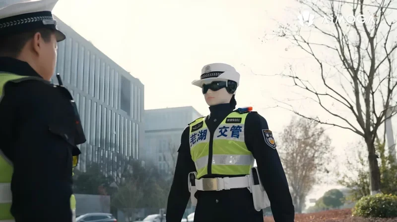 China’s robot traffic police can do almost everything except stop you