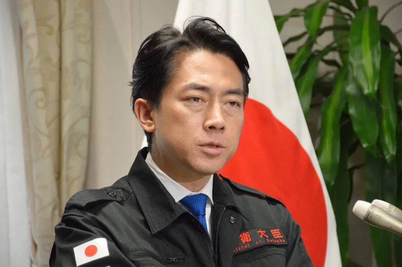 Shinjiro Koizumi backs nuke-free world after controversy