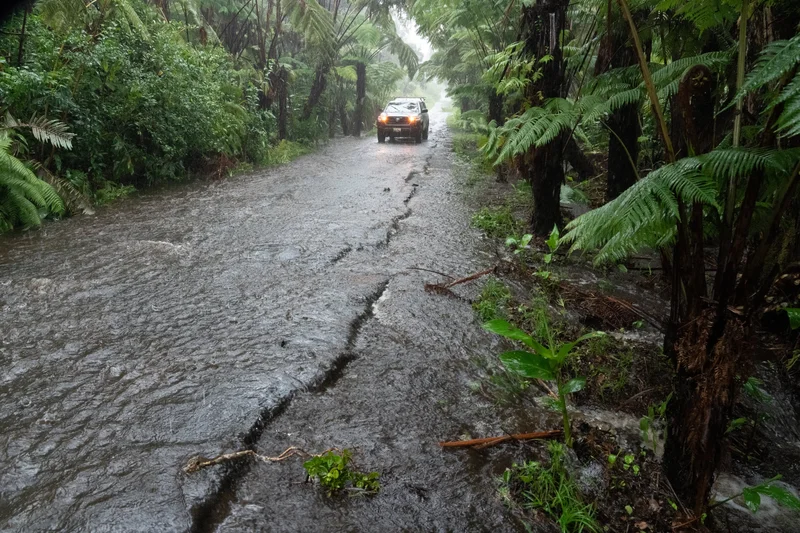 Hurricane Lala leaves thousands without power in Hawaii amid 'life-threatening' conditions