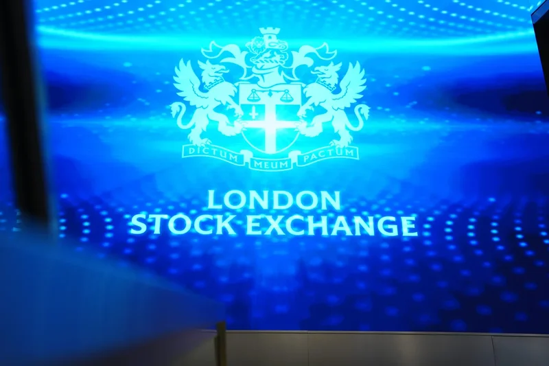 FTSE 100 drifts lower as oil price pushes higher