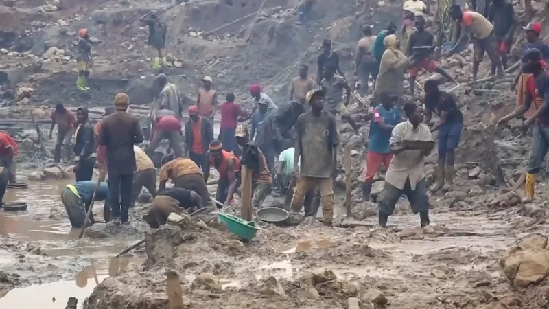 DR Congo miners risk Ebola to make a living