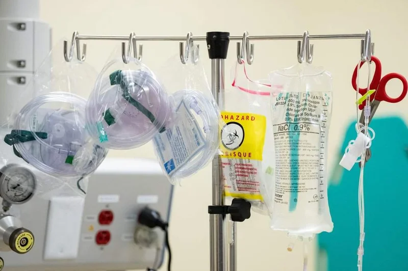 Report says wait times in Quebec emergency rooms were 11 minutes shorter last year