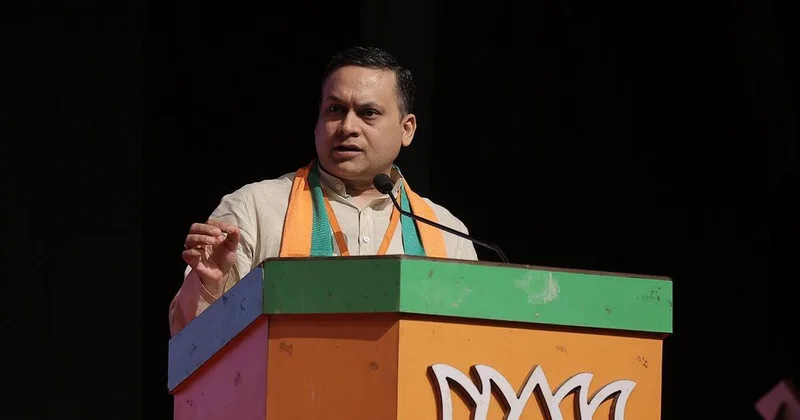 Rush Hour: Amit Malviya removed as BJP social chief, SC halts Rahul Gandhi assets case and more