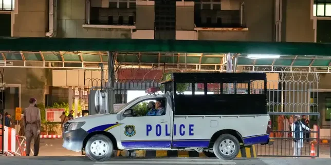 Imprisoned former Pakistani PM Khan taken to private hospital for medical treatment
