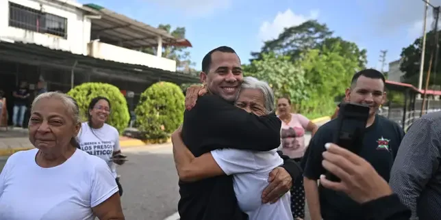 Venezuela frees more political prisoners amid post-Maduro talks